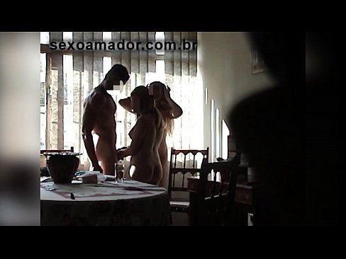 ❤️ လိင်မိတ်ဆွေများက ဧရာမယောက်ျားနှင့် သူနှင့်အတူ သုံးယောက်ကို ဖိတ်ခေါ်သည်။ ❤️ Sex video my.pornplaybb.ru