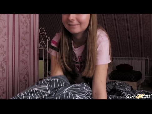 ❤️ Blondie သည် သူမ၏ BFF ၏ နက်ရှိုင်းစွာ စုပ်ယူလိုက်ပြီး သူမ၏ပါးစပ်ထဲတွင် စွဲနေပါသည်။ ❤️ Sex video my.pornplaybb.ru