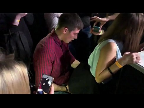 ❤️ ရုရှားနိုက်ကလပ်တစ်ခုတွင် အမှန်တကယ် လိင်ဆက်ဆံခြင်း။ အသက် 18 နှစ်အရွယ် ရုရှားမိန်းကလေးတစ်ဦး နိုက်ကလပ်တွင် စအိုနှင့်အင်္ဂါဇာတ်ဖြင့် ဖောက်ထွင်းခံခဲ့ရသည်။ ❤️ Sex video my.pornplaybb.ru